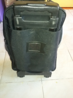 กระเป๋าเดินทางล้อเลื่อน