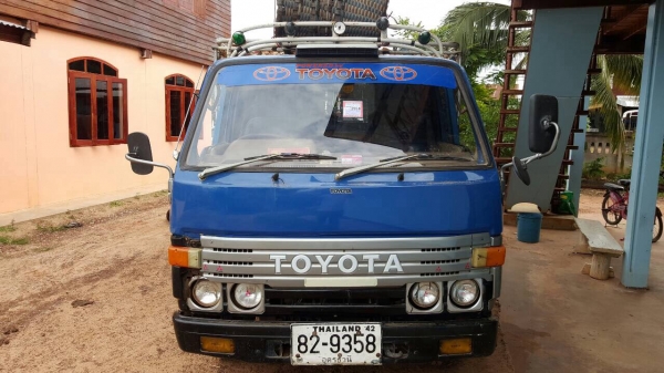 ขาย 6 ล้อ TOYOTA BU30 เครื่อง 3B 100 แรงม้า คัสซีสวยตลอดเส้น ยางดี ทะเบียนพร้อมโอนครับ