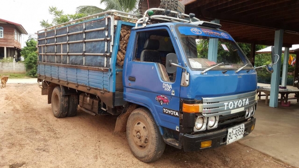 ขาย 6 ล้อ TOYOTA BU30 เครื่อง 3B 100 แรงม้า คัสซีสวยตลอดเส้น ยางดี ทะเบียนพร้อมโอนครับ