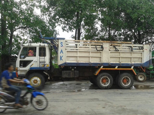 ขาย 10 ล้อดั้ม ไอ้หลง FN527M-A เครื่องเดิม 6D16 195 แรงม้า เกียร์ 10 สปีด คัสซีสวยตลอดเส้น ยางดี ทะเบียนพร้อมโอน