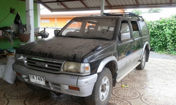 ขายรถแวน 4X4 ISUZU ปี 37 เครื่องดี 90 HP เกียร์ดี คัสซีสวยตลอดเส้น พวงมาลัยพาวเวอร์ แอร์ครบ ทะเบียนพร้อมโอนครับ