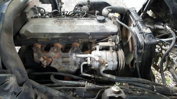 ขาย 6 ล้อ ISUZU APR กระบะยาว 5 เมตร เครื่อง 4HF1 120 แรงม้า คัสซีสวยตลอดเส้น ยางเต็ม คอกเหล็กพร้อมบรรทุก พวงมาลัยพาวเวอร์ ทะเบียนพร้อมโอนครับ