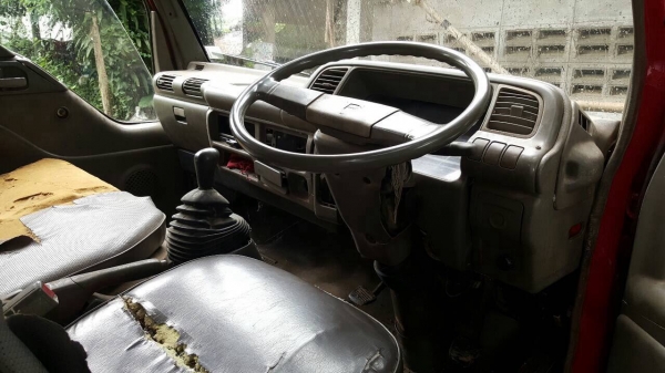 ขายรถบรรทุกตู้แห้ง 4 ล้อ ISUZU NKR ปี 43 เครื่อง 4JB1 88 แรงม้า คัสซีสวยตลอดเส้น รถพร้อมใช้ ทะเบียนพร้อมโอนครับ ราคาต่อรองได้