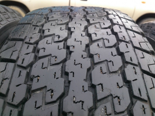 ขายแม็กTOYOTA 6รูขอบ15 พร้อมบริดสโตน 255/70R15 ยางปี10  จำนวน 1 ชุด 3900