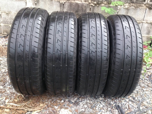 ขายยาง 205/65R15 Bridgestone Ecopia EP200 ยางสัปดาห์ที่49ปี13 ดอกยางเต็มนิ่มลึกสดเท่ากันไม่แตกลายไม่ร้าวไม่กินข้างไม่มีปะ สวยๆ จำนวน 1 ชุด ขายยาง 205/65R15 Bridgestone Ecopia EP200 ยางสัปดาห์ที่49ปี13 ดอกยางเต็มนิ่มลึกสดเท่ากันไม่แตกลายไม่ร้าวไม่กินข้างไม่มีปะ สวยๆ จำนวน 1 ชุด