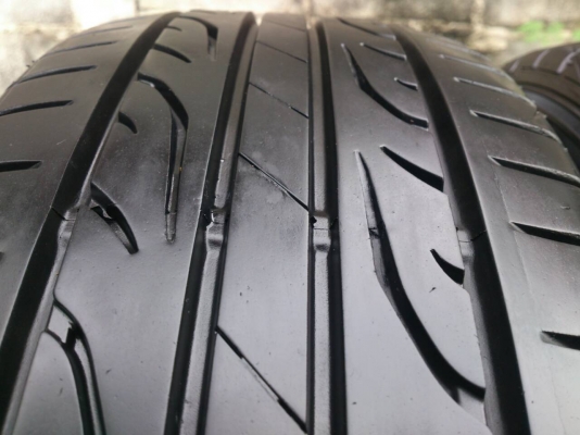 ขายยาง DUNLOP LM704  195/65R15 ยางสัปดาห์ที่30ปี14 ดอกยางเต็มลึกสดหนาเท่ากันไม่แตกลายไม่ร้าวไม่กินข้างไม่มีปะสวยมาก  จำนวน 1 ชุด
