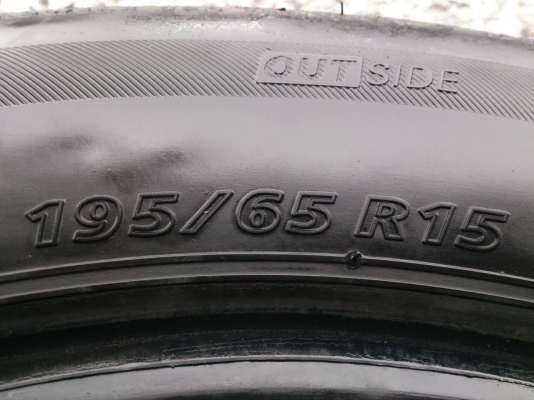 ขายยาง 195/65R15 Bridgestone Ecopia EP200 ยางสัปดาห์ที่38ปี14 ดอกยางเต็มนิ่มลึกสดเท่ากันไม่แตกลายไม่ร้าวไม่กินข้างไม่มีปะสวยมาก จำนวน 1 ชุด