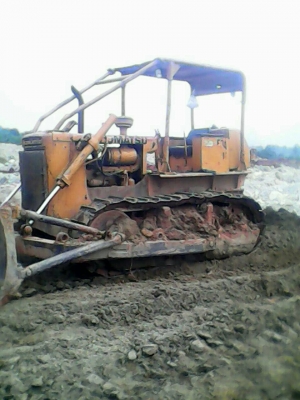 ขายรถแทรคเตอร์ KOMATSU D50A-15 ห้องเลี้ยวแห้ง ราคา 320000