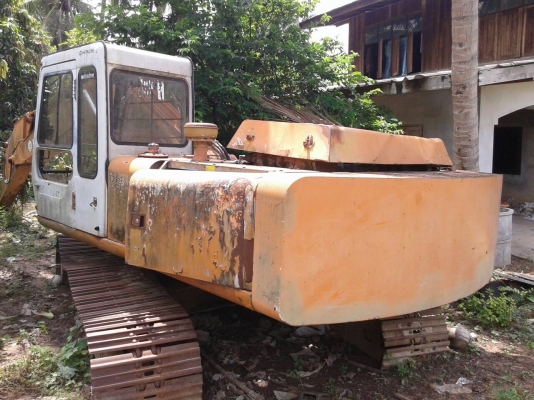ขายรถแบคโฮ HITACHI  EX 200-1ตามสภาพราคาถูก 300,000 090-772-3710 090-772-3708
