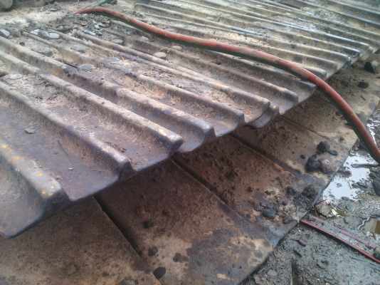 ขายโซ่แผ่นยาว 80 แผ่นไม่มีแตก บู๊ชมีสึก 1 ข้อครับ