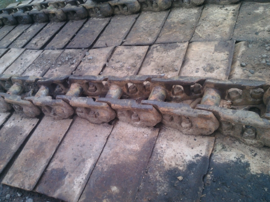 ขายโซ่แผ่นยาว 80 แผ่นไม่มีแตก บู๊ชมีสึก 1 ข้อครับ