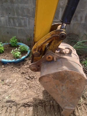 ขายรถแบคโฮ CAT 304 CRมีเก๋งแอร์เย็นรถสวยพร้อมใช้เท่าขนาด    cp40 ราคา380,000 090-772-3710 090-772-3708