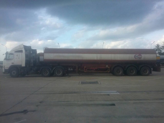 รถ VOLVO 10 ล้อ หัวลาก 400 แรงม้า. ปี 56.  ( รถวิ่ง 3xx,xxx กว่า กม. )    สนใจติดต่อ  081 - 6079515