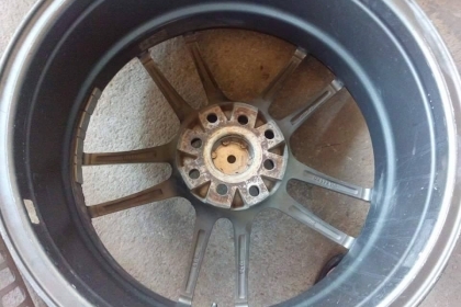 ขายล้อแม็ก japan monoblock 17"กว้าง 7" ใส่ได้ทั้ง 4x100 และ 4x114 ไม่คดไม่ดุ้ง มีริ้วรอยการเบียดเล็กน้อยหนึ่งวง ขายยกชุด 7000