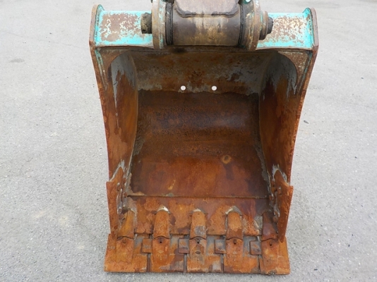 Kobelco SK135SR-1ES-YY04-07982 ใบแทร็ค 700 mm สภาพสวยถึงไทยเร็ว ๆ นี้ครับ