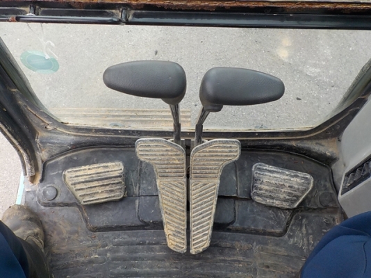 Kobelco SK135SR-1ES-YY04-07982 ใบแทร็ค 700 mm สภาพสวยถึงไทยเร็ว ๆ นี้ครับ