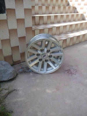 กะทะล้อ ford everage 2800