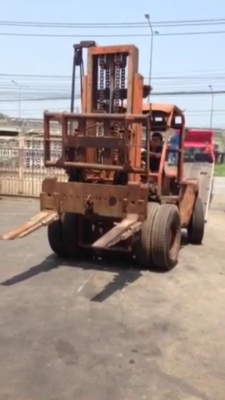 ขายรถยกโฟร์คลิฟท์ยี่ห้อTCM 6 ตัน ( ดีเซล ) ขายรถยกโฟร์คลิฟท์ยี่ห้อTCM 6 ตัน ( ดีเซล )