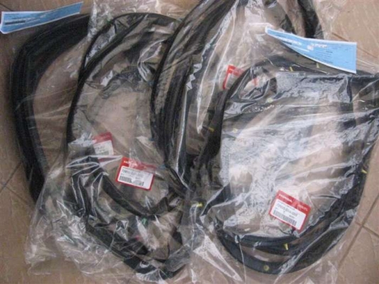 ยางขอบประตูhonda city 2010 เส้นละ1100 บาท