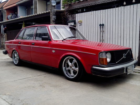 ขายวอลโว่244dl คลาสสิคเติ้ยๆครับ(หรือแลกรถกระบะครับ)