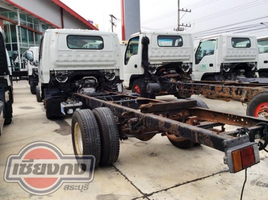 รถบรรทุก6ล้อ ISUZU NPR ตาเพชร