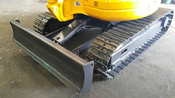 ขาย รถขุด KOMATSU รุ่น PC30MR มือสองญี่ปุ่น แทร็กเหล็กสวย สลักแน่น ทุกส่วน ทำงานไว มือถือ/LINE ID : 0818753444