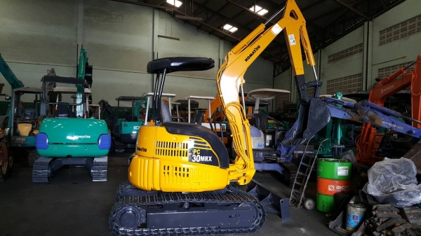 ขาย รถขุด KOMATSU รุ่น PC30MR มือสองญี่ปุ่น แทร็กเหล็กสวย สลักแน่น ทุกส่วน ทำงานไว มือถือ/LINE ID : 0818753444