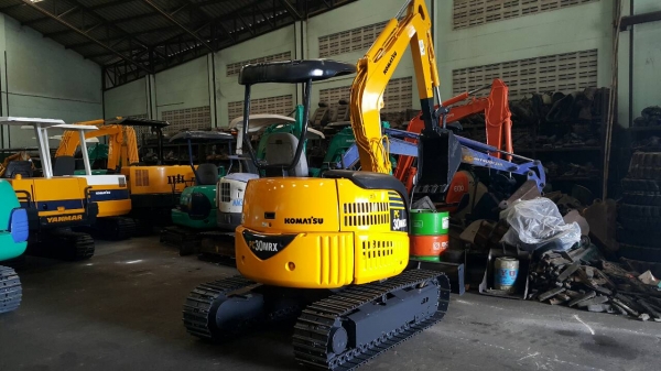 ขาย รถขุด KOMATSU รุ่น PC30MR มือสองญี่ปุ่น แทร็กเหล็กสวย สลักแน่น ทุกส่วน ทำงานไว มือถือ/LINE ID : 0818753444