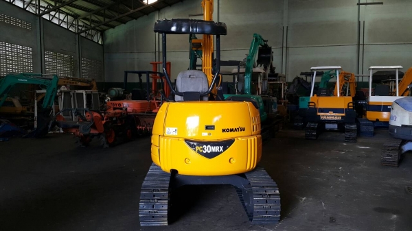 ขาย รถขุด KOMATSU รุ่น PC30MR มือสองญี่ปุ่น แทร็กเหล็กสวย สลักแน่น ทุกส่วน ทำงานไว มือถือ/LINE ID : 0818753444