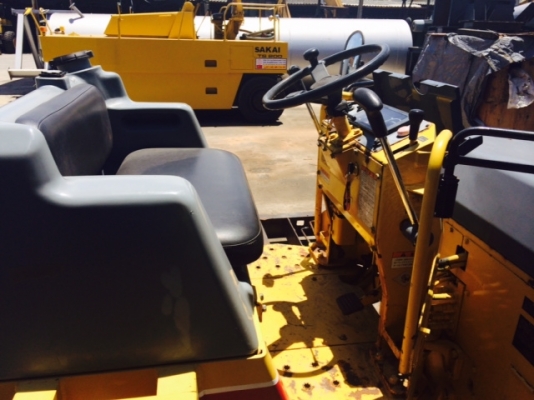 รถบดสั่นสะเทือน 3.5 ตัน Sakai SW350 สภาพเดิมๆ เนี๊ยบ สวย นำเข้าจากญี่ปุ่น 091 695-6445 รถบดสั่นสะเทือน 3.5 ตัน Sakai SW350 สภาพเดิมๆ เนี๊ยบ สวย นำเข้าจากญี่ปุ่น 091 695-6445