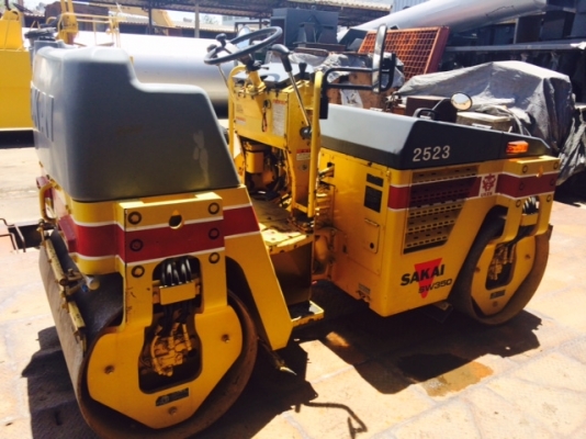 รถบดสั่นสะเทือน 3.5 ตัน Sakai SW350 สภาพเดิมๆ เนี๊ยบ สวย นำเข้าจากญี่ปุ่น 091 695-6445 รถบดสั่นสะเทือน 3.5 ตัน Sakai SW350 สภาพเดิมๆ เนี๊ยบ สวย นำเข้าจากญี่ปุ่น 091 695-6445