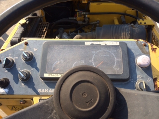 รถบดสั่นสะเทือน 5 ตัน Sakai SW500 รถเก่านอก สภาพเดิมๆ พร้อมใช้งาน