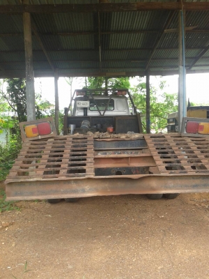 ขาย 10 ล้อ 2 เพลา นิสสัน UD รถลากแบล็คโฮ ราคาต่อรองได้