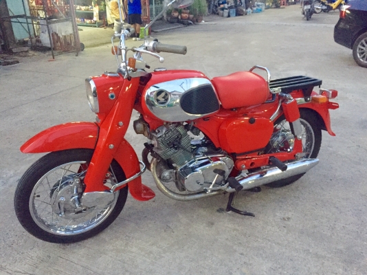 ขายแลก c77 305 cc มีเล่มให้ เครื่องติด ขี่ได้ปกติ สตารท์มือติด สภาพสวยๆ ชุบมาทั้งคัน ขายแลก c77 305 cc มีเล่มให้ เครื่องติด ขี่ได้ปกติ สตารท์มือติด สภาพสวยๆ ชุบมาทั้งคัน