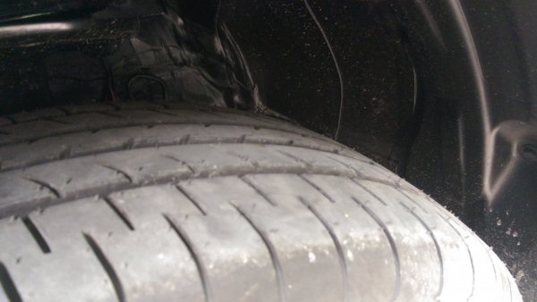 ยางรถยนต์ โยโกฮาม่า blue earth รุ่นE51 225 60 17 สภาพวิ่งไม่ถึง 100 กิโล ยางรถยนต์ โยโกฮาม่า blue earth รุ่นE51 225 60 17 สภาพวิ่งไม่ถึง 100 กิโล