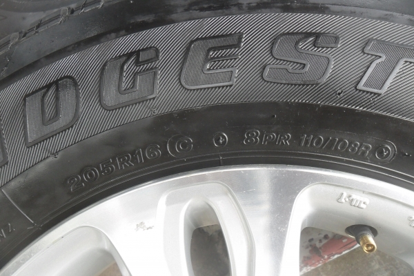 ล้อแม็ก16นิ้ว6รู ฮุนได พร้อมยาง สวยๆ 4 ล้อ ราคา 6900 บาท ล้อแม็ก16นิ้ว6รู ฮุนได พร้อมยาง สวยๆ 4 ล้อ ราคา 6900 บาท