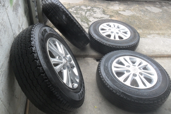 ล้อแม็ก16นิ้ว6รู ฮุนได พร้อมยาง สวยๆ 4 ล้อ ราคา 6900 บาท ล้อแม็ก16นิ้ว6รู ฮุนได พร้อมยาง สวยๆ 4 ล้อ ราคา 6900 บาท