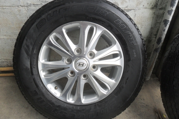 ล้อแม็ก16นิ้ว6รู ฮุนได พร้อมยาง สวยๆ 4 ล้อ ราคา 6900 บาท ล้อแม็ก16นิ้ว6รู ฮุนได พร้อมยาง สวยๆ 4 ล้อ ราคา 6900 บาท