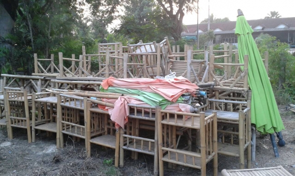 ขายแบบถูกเลยคับโต๊ะไม้ไผ่ครบชุด