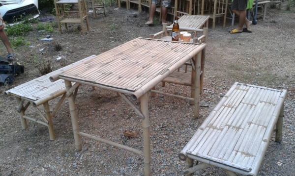 ขายแบบถูกเลยคับโต๊ะไม้ไผ่ครบชุด