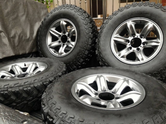 ล้อเล็บเหยี่ยวแท้ พร้อมยาง 235 x 85 x 16 MT ล้อเล็บเหยี่ยวแท้ พร้อมยาง 235 x 85 x 16 MT