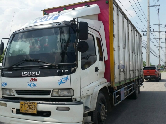 isuzu ตู้แห้ง 10 บาน ปี 2550