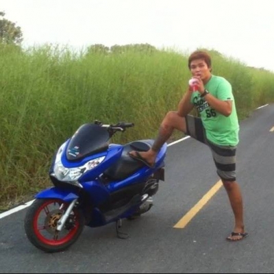 ผู้ต้องหาหลบหนี หมายจับนายกิติศักด์ อุเบกขานนท์ หรือโอ๊ค /เอ๊กซ์ (เเบงค์หนองคาย)พร้อมพวก นายธงชัยหล่ำเเก้ว เจ้าของบัญชี ก่อเหตุ ไอ้โอ็ค