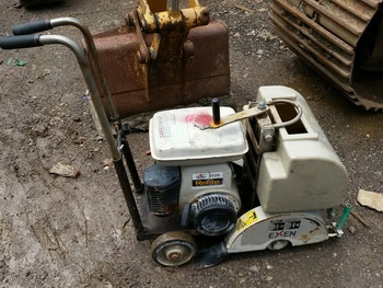 ขาย เครื่องตัดคอนกรีต ตัดปูน คอนกรีต 5 แรง เบนซิน robin เก่าญี่ปุ่น