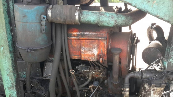 ขายรถคีบ อ้อยคีบไม้ สภาพพร้อมใช้งาน รถทำงานทุกวันครับ