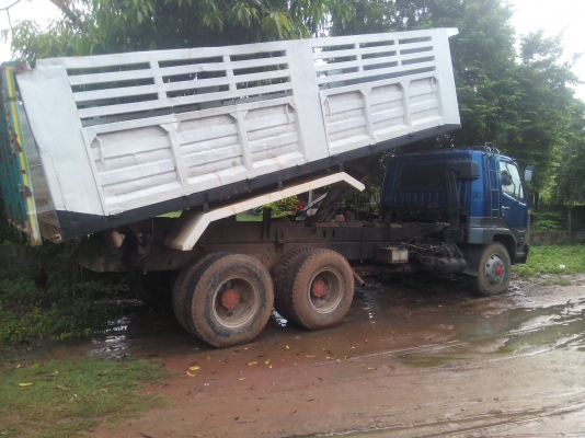 ขายสิบล้อสองเพลาดั้ม