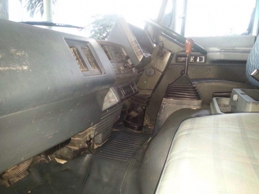 รถโม่ปูนอีซูซุ175แรงโม่2.5คิวพวงมาลัยเพาเวอร์เบรคทิฟฟี่แอร์หนาวรถสวยมากๆเครื่องแรงคัสซีสวยๆ