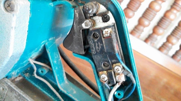 ขาย กบไฟฟ้า Makita 1100 ( ชาติ ลำพูน ) ขาย กบไฟฟ้า Makita 1100 ( ชาติ ลำพูน )