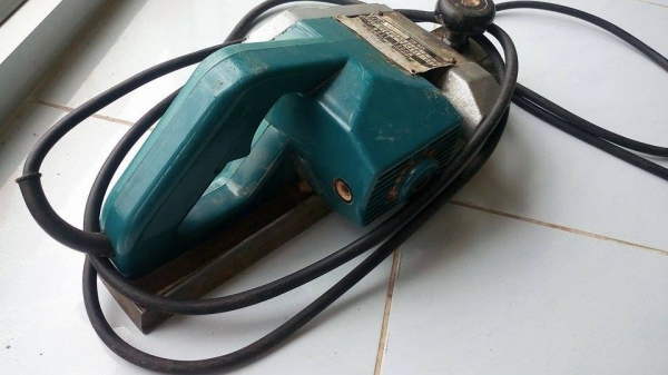 ขาย กบไฟฟ้า Makita 1100 ( ชาติ ลำพูน ) ขาย กบไฟฟ้า Makita 1100 ( ชาติ ลำพูน )