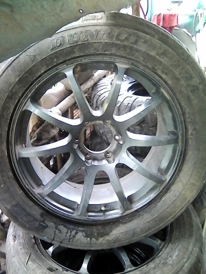 ขายแม็คขอบ 20 x 8 นิ้ว มี 2 เส้น สภาพพร้อมใช้งานเส้นละ 1500 บาท